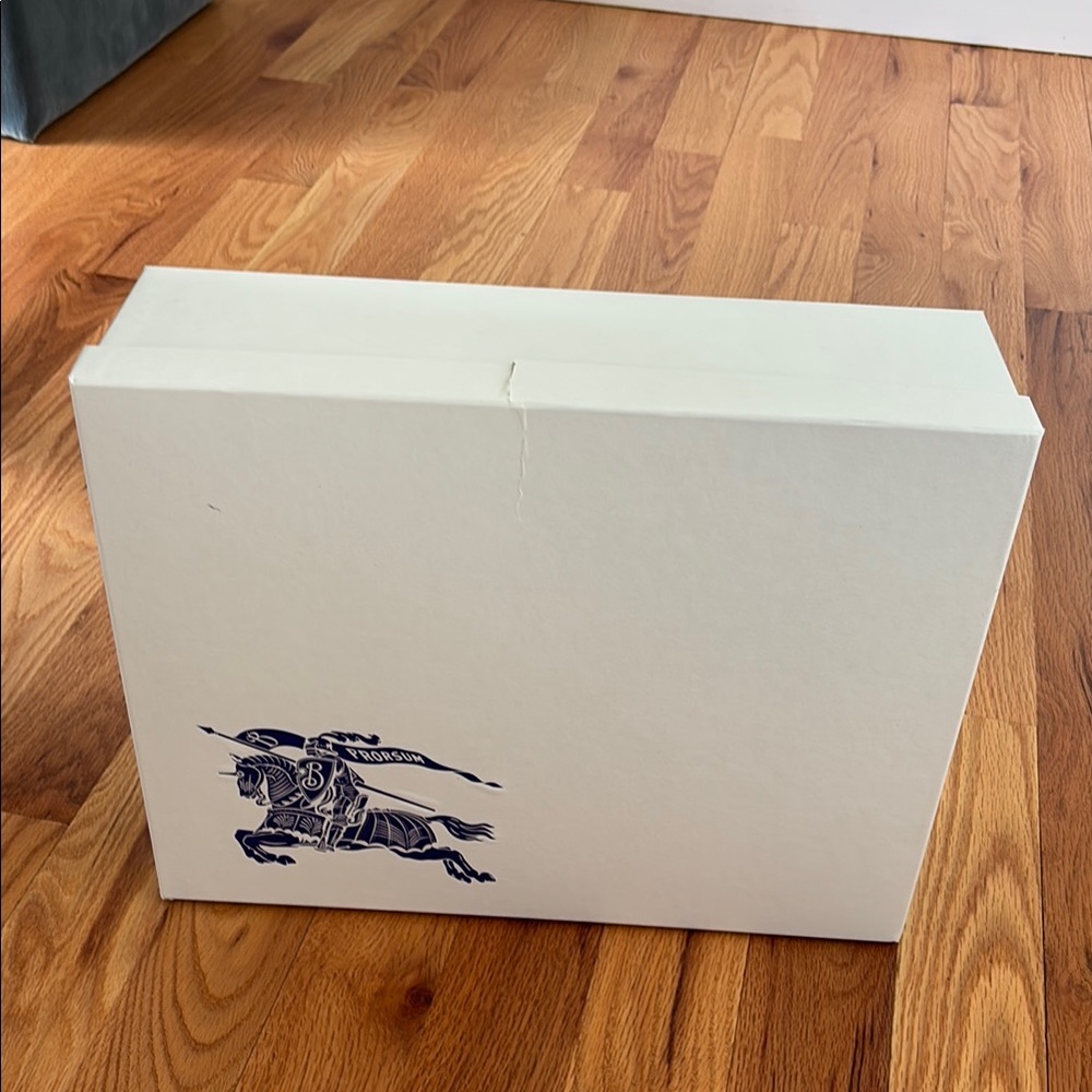 Burberry dust box and bag set